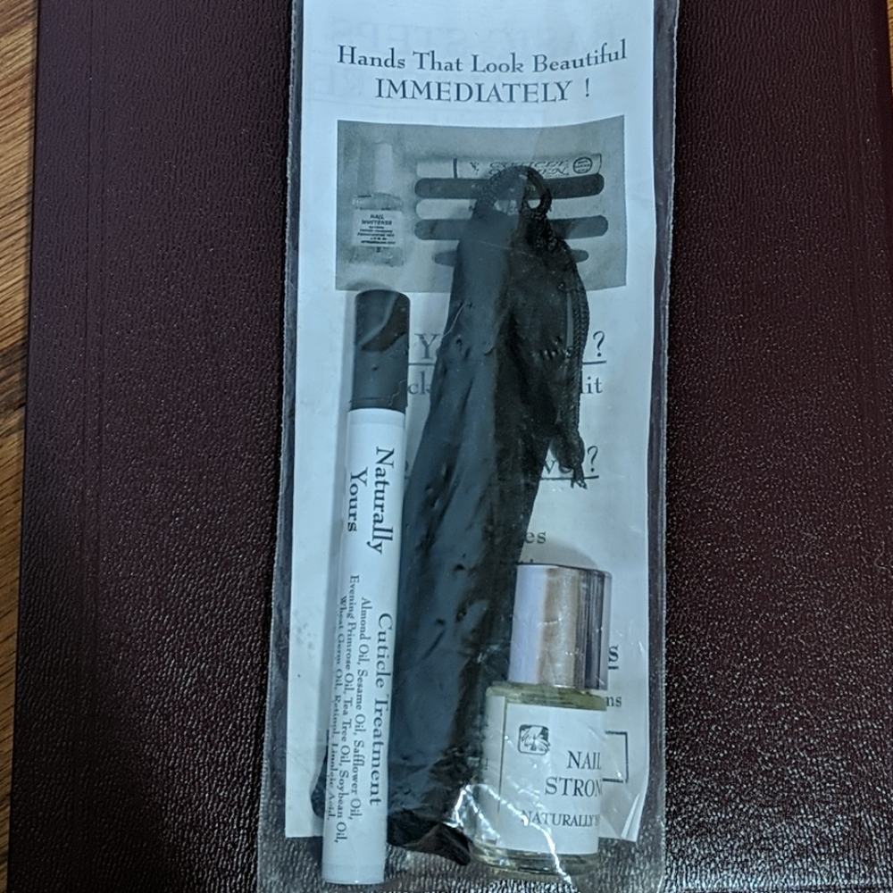 Naturally Yours Manicure Set